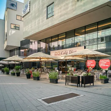 Unforgettable Old Town דירה *