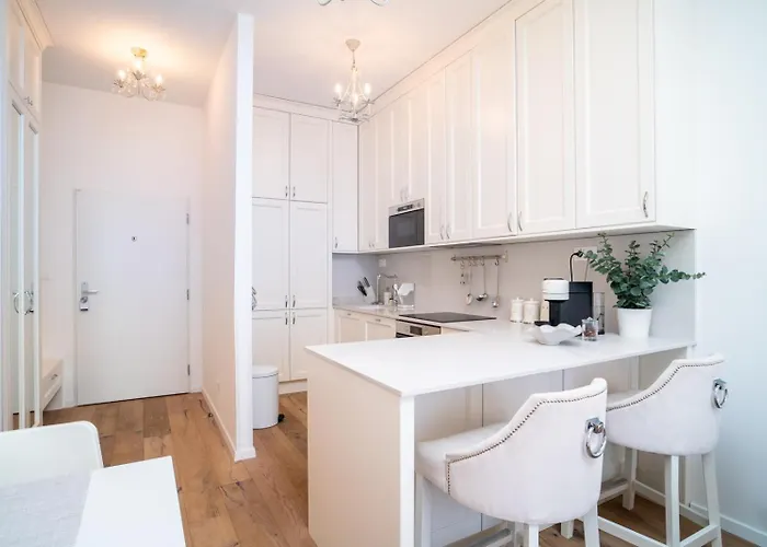 Unforgettable Old Town Apartment *